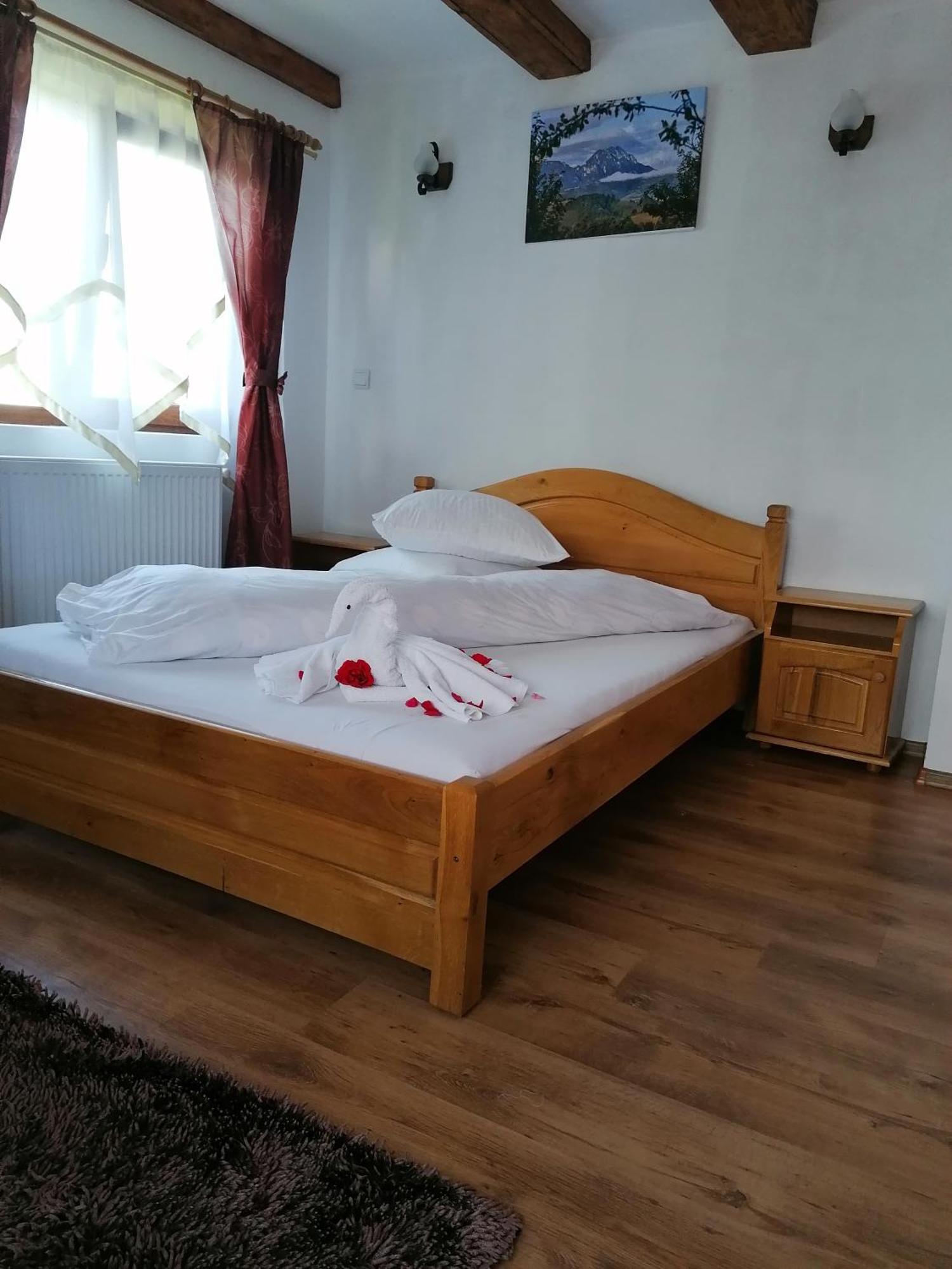 Hotel Casa Cristalul Muntilor à Poiana Mărului Chambre photo