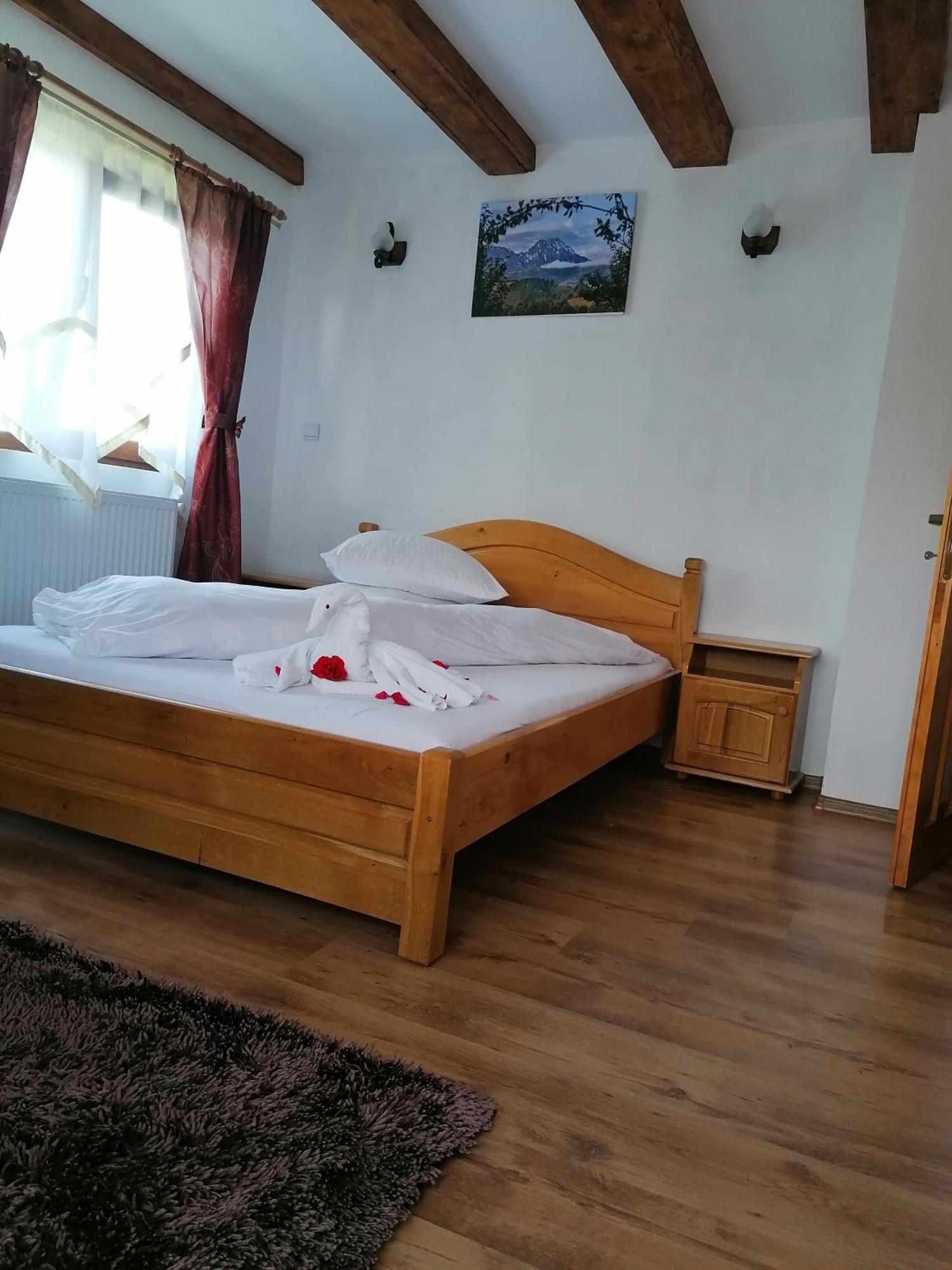 Hotel Casa Cristalul Muntilor à Poiana Mărului Chambre photo